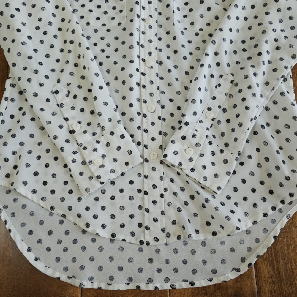 Apt. 9 silky blouse size S - Picture 8 of 11